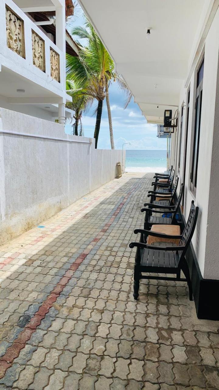 Tamaro Beach Resort Hikkaduwa Extérieur photo